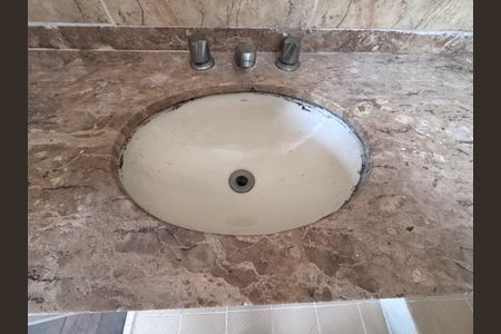 Apartamento para alugar com 108m², 2 quartos e 1 vaga Apartamento para alugar com 108m², 2 quartos e 1 vagaSuíte 2 - Banheiro