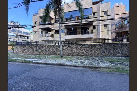 Apartamento para alugar com 108m², 2 quartos e 1 vaga Apartamento para alugar com 108m², 2 quartos e 1 vagaFachada