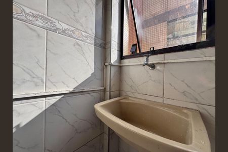 Apartamento para alugar com 108m², 2 quartos e 1 vaga Apartamento para alugar com 108m², 2 quartos e 1 vagaCozinha e Área de Serviço