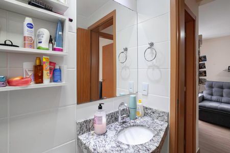 Apartamento à venda com 50m², 2 quartos e 2 vagas Apartamento à venda com 50m², 2 quartos e 2 vagasBanheiro social