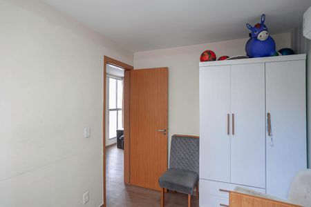 Quarto de apartamento à venda com 2 quartos, 50m² em Conjunto Helena Antipoff, Belo Horizonte