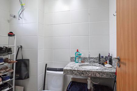 Apartamento à venda com 50m², 2 quartos e 2 vagas Apartamento à venda com 50m², 2 quartos e 2 vagasBanheiro da suíte