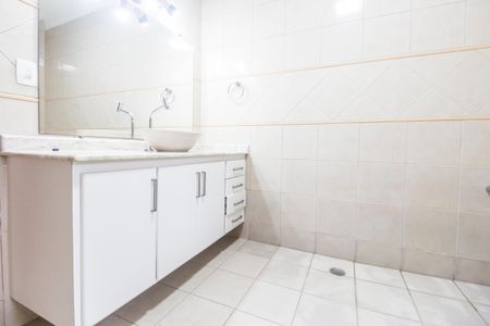 Casa para alugar com 184m², 2 quartos e 2 vagasBanheiro