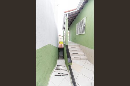 Casa para alugar com 184m², 2 quartos e 2 vagasEscada