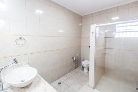 Casa para alugar com 184m², 2 quartos e 2 vagasBanheiro