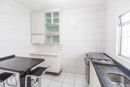 Casa para alugar com 184m², 2 quartos e 2 vagasCozinha