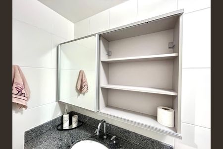 Apartamento à venda com 69m², 2 quartos e 1 vagaBanheiro da Suíte