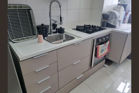 Cozinha de apartamento para alugar com 2 quartos, 46m² em Quitaúna, Osasco