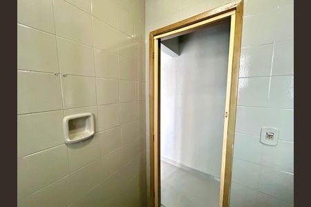 Banheiro  de kitnet/studio para alugar com 1 quarto, 30m² em Parque Renato Maia, Guarulhos