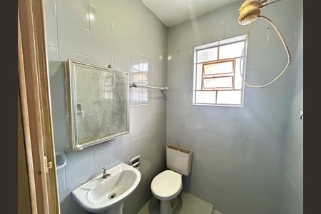 Banheiro  de kitnet/studio para alugar com 1 quarto, 30m² em Parque Renato Maia, Guarulhos