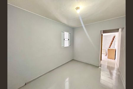 Quarto  de kitnet/studio para alugar com 1 quarto, 30m² em Parque Renato Maia, Guarulhos