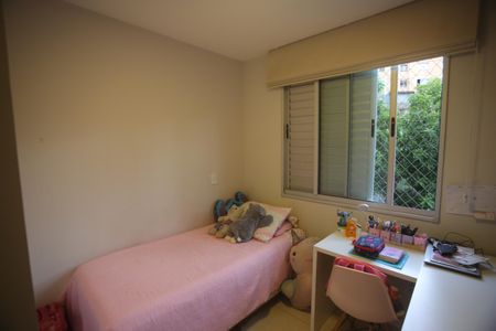 Apartamento à venda com 107m², 3 quartos e 3 vagasQuarto 2