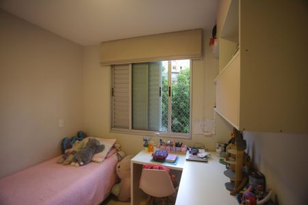 Apartamento à venda com 107m², 3 quartos e 3 vagasQuarto 2