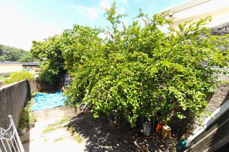 Casa à venda com 150m², 2 quartos e 2 vagas Casa à venda com 150m², 2 quartos e 2 vagasQuintal