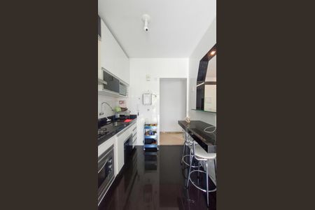 Cozinha de apartamento à venda com 3 quartos, 91m² em Estoril, Belo Horizonte