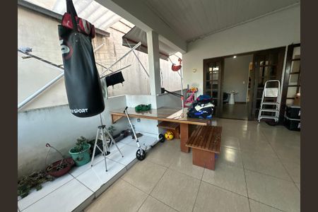 Casa para alugar com 120m², 3 quartos e sem vagaQuintal