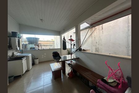 Casa para alugar com 120m², 3 quartos e sem vagaQuintal