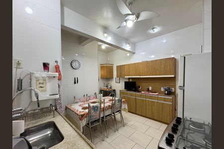 Apartamento para alugar com 116m², 3 quartos e sem vagaCozinha