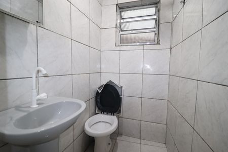 Banheiro de casa para alugar com 1 quarto, 50m² em Vila Linda, Santo André