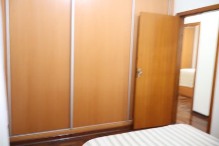 Casa à venda com 200m², 5 quartos e 3 vagasQuarto 2