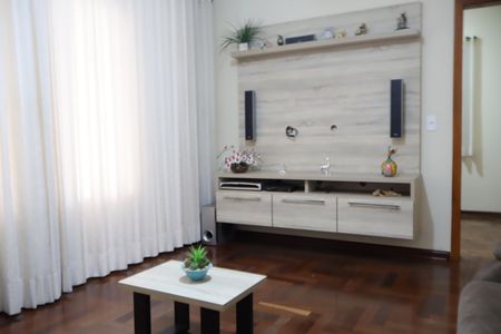 Casa à venda com 200m², 5 quartos e 3 vagasSala