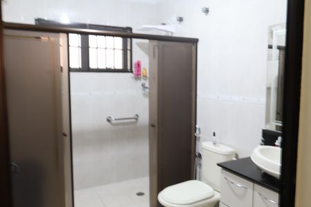 Casa à venda com 200m², 5 quartos e 3 vagasBanheiro