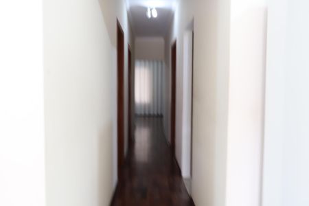 Casa à venda com 200m², 5 quartos e 3 vagasCorredor
