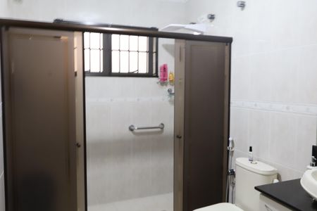 Casa à venda com 200m², 5 quartos e 3 vagasBanheiro