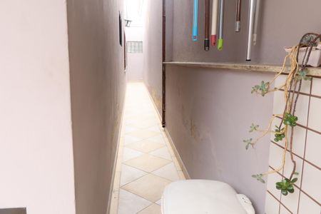 Casa à venda com 200m², 5 quartos e 3 vagasÁrea de serviço - Corredor