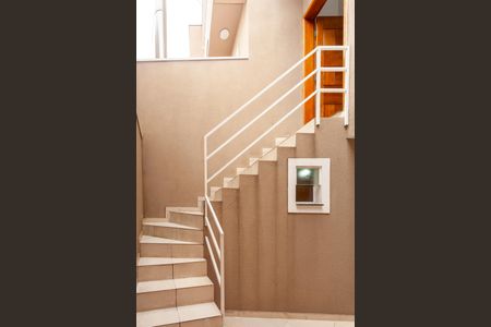 Casa à venda com 125m², 3 quartos e 2 vagasEscada para Área de Serviços e Churrasqueira