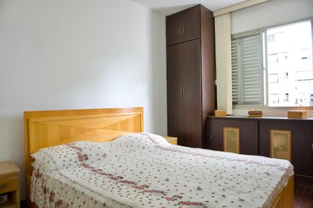 Apartamento à venda com 125m², 3 quartos e 3 vagasQuarto 2