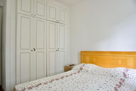 Apartamento à venda com 125m², 3 quartos e 3 vagasQuarto 2