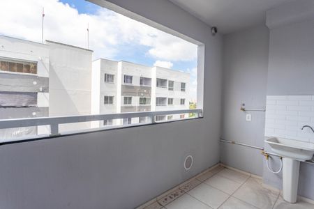Varanda da sala  de apartamento à venda com 2 quartos, 45m² em Canhema, Diadema