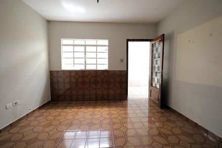 Casa para alugar com 110m², 2 quartos e 3 vagasSala