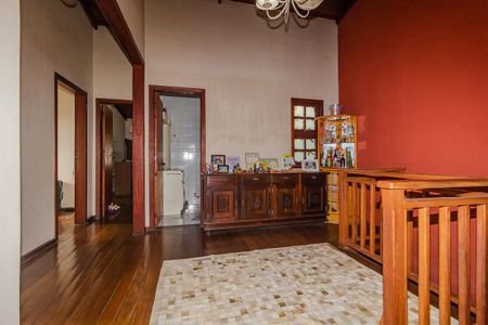 Sala do segundo andar de casa à venda com 5 quartos, 247m² em Cavalhada, Porto Alegre