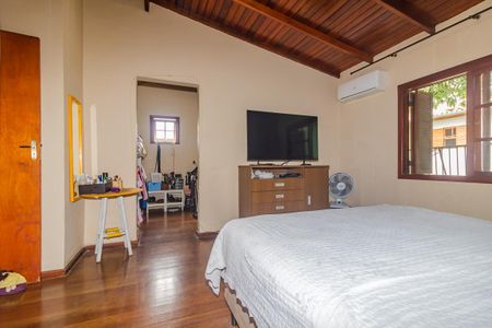 Casa à venda com 247m², 5 quartos e 3 vagasQuarto 4