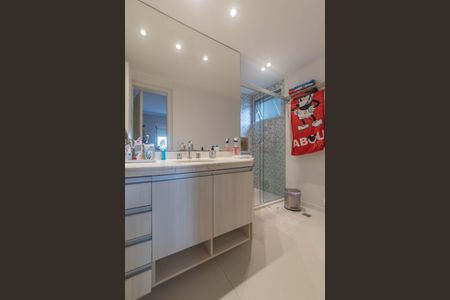 Apartamento à venda com 135m², 4 quartos e 3 vagasBanheiro da Suíte 1