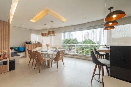 Apartamento à venda com 135m², 4 quartos e 3 vagasSala - Varanda