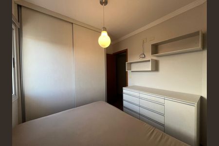 Quarto de apartamento para alugar com 3 quartos, 86m² em Jardim Marister, Jacareí