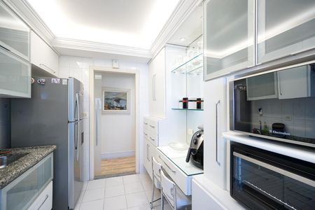 Apartamento à venda com 80m², 2 quartos e 2 vagas Apartamento à venda com 80m², 2 quartos e 2 vagasCozinha