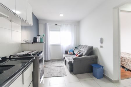 Sala - Cozinha de apartamento para alugar com 2 quartos, 34m² em Colônia (zona Leste), São Paulo