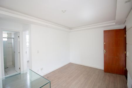 Sala de apartamento para alugar com 2 quartos, 45m² em Alvorada, Contagem