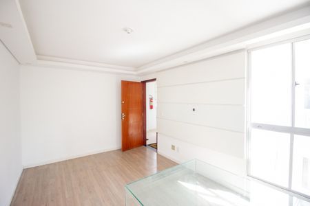 Sala de apartamento para alugar com 2 quartos, 45m² em Alvorada, Contagem