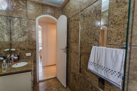 Apartamento à venda com 152m², 4 quartos e 2 vagasBanheiro Social