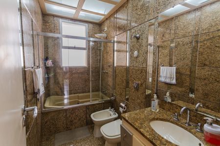 Apartamento à venda com 152m², 4 quartos e 2 vagasBanheiro Social