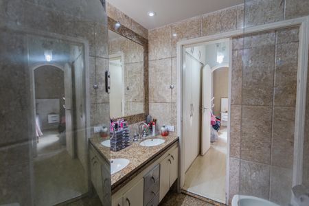 Apartamento à venda com 152m², 4 quartos e 2 vagasBanheiro da Suíte