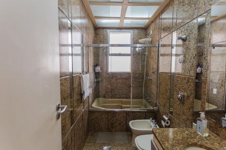 Apartamento à venda com 152m², 4 quartos e 2 vagasBanheiro Social