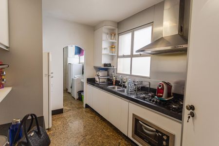 Apartamento à venda com 152m², 4 quartos e 2 vagasCozinha