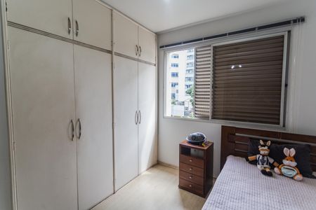 Apartamento à venda com 152m², 4 quartos e 2 vagasQuarto 2