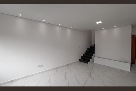 Casa à venda com 120m², 3 quartos e 3 vagas Casa à venda com 120m², 3 quartos e 3 vagasSala